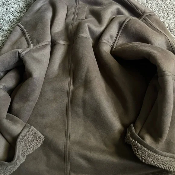 Hollister Sherpa Lined Faux Brown Suede Jacket - Picture 6 of 6
